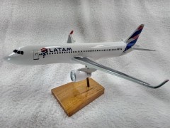Aviao Airbus A-320 - LATAM - Nova Pintura - MAQUETE