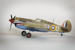 Aviao Curtiss Tomahawk MK.II                           05133 AIRFIX