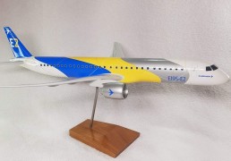 Aviao Embraer E-195 E-2 - Versao EMBRAER - MAQUETE