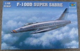Aviao F-100D Super Sabre - TRUMPETER Aviao F-100D Super Sabre - TRUMPETER