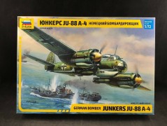 Avião German Bomber Junkers Ju-88A-4 7282 - ZVEZDA Avião German Bomber Junkers Ju-88A-4 7282 - ZVEZDA