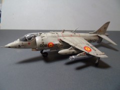 Aviao Hawker Siddeley AV-8A Harrier                    04057 AIRFIX