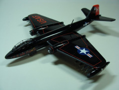 Aviao Martin B-57B Canberra                           010104 AIRFIX
