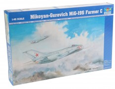 Aviao Mikoyan-Gurevich MiG-19S Farmer C - TRUMPETER