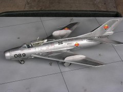 Aviao Mikoyan-Gurevich MiG-19S Farmer C TRUMPETER