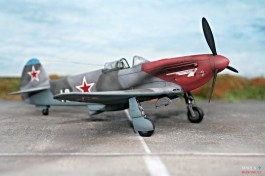 Avião Yakovlev YAK-3 Soviet Fighter                     4814 ZVEZDA