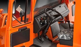 Caminhao Mercedes Benz UNIMOG - U 1300 L Winterdienst Snowpl REVELL