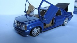 Carro Cadillac Escalade EXT 2005 - 2 Em 1 - Original ou DUB REVELL AMERICANA