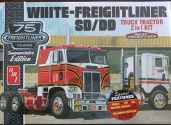 Cavalo Mecanico White Freightliner® Dual Drive Cabover Tract - AMT Cavalo Mecanico White Freightliner® Dual Drive Cabover Tract - AMT