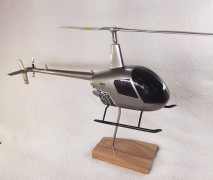 Helicoptero Robinson R-22 - Escala 1/25 - 35cms MAQUETE