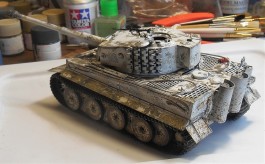 Tanque German Tiger I - Mid Production TAMIYA