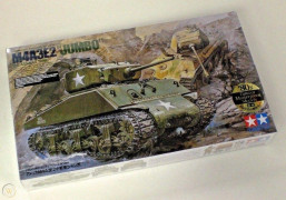 Tanque US Assault Tank M4A3E2 JUMBO Sherman 75mm Gun - TAMIYA